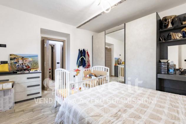 Villa di 180 m² con più di 5 locali in vendita a Caravate - Foto 9