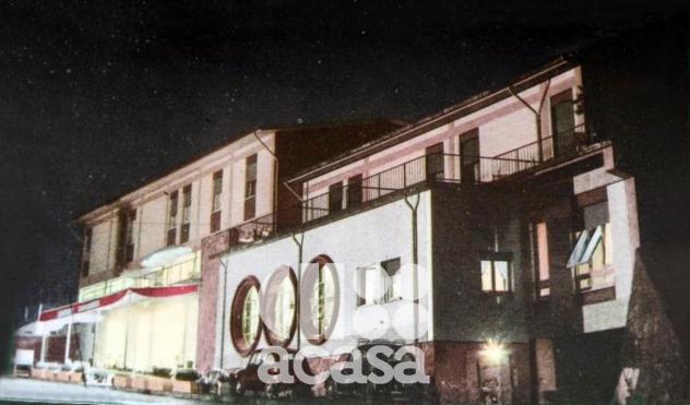 IMMOBILE COMMERCIALE DA RISTRUTTURARE - Foto 4