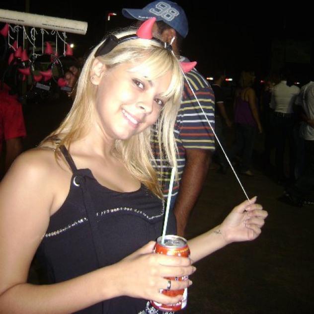 Donna di Casella, 28 anni.  Fisico Magro Tel: