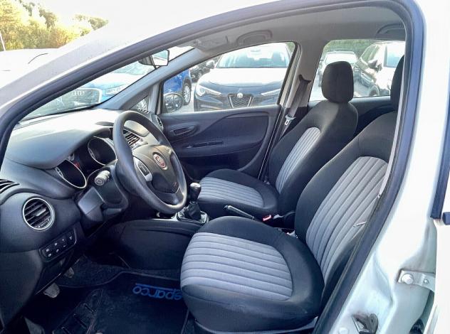 Fiat Punto 1.3 MJT 95 CV 5 p NAVI-2018 - Foto 7