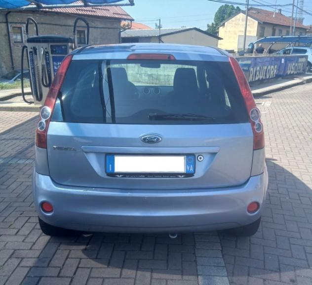 Ford Fiesta 1.2 5 porte benzina neopatentati - Foto 4