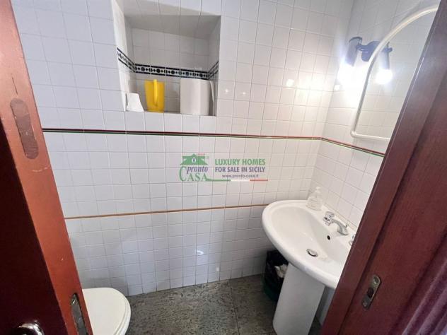 Rif:2746 - Locale su due livelli con terrazzino – Soluzione versatile per ufficio, studio o futura trasformazione, Comiso - Foto 10