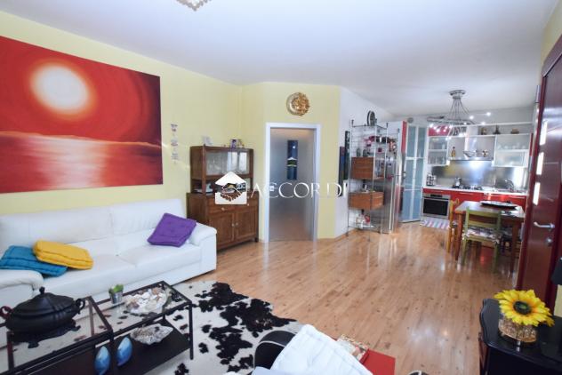 APPARTAMENTO INDIPENDENTE di 3 vani e di 110 mq (ISTRANA) rif. SW185