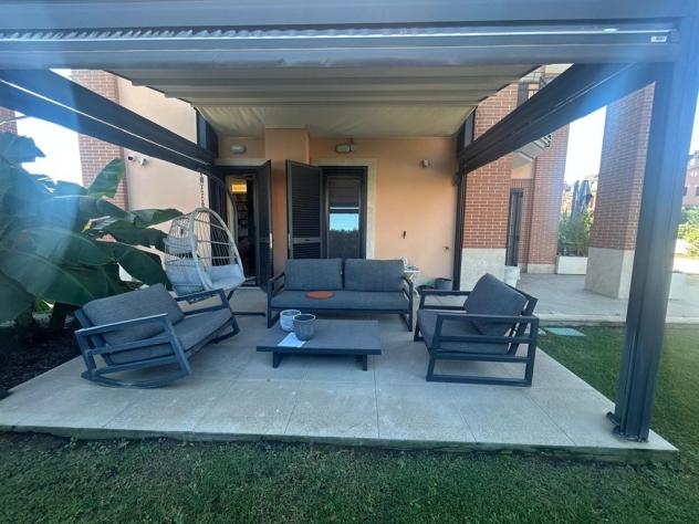 Mezzocamino, in contesto signorile, Villa di oltre 200 mq con piscina a sfioro, box e tre posti auto. - Foto 14