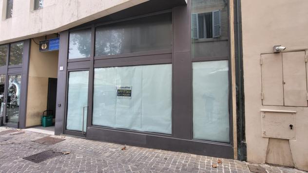 2 Vetrine in affitto a Senigallia