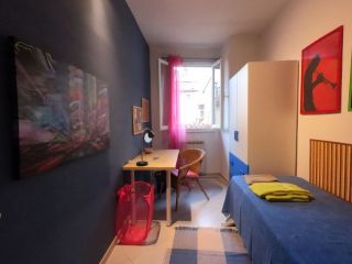 COZY SINGLE BEDROOM IN HISTORIC FLORENCE.