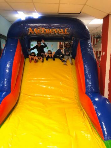 PARCO GIOCHI COMPLETO BAMBINI Playground Gonfiabile 6.500 - Foto 2