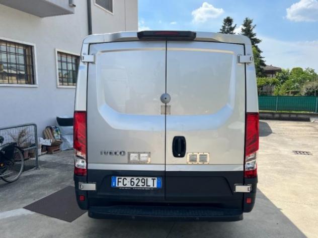 IVECO Daily 33S11V 2.3 PC-TN Furgone L1 H1 rif. 23816519 - Foto 5