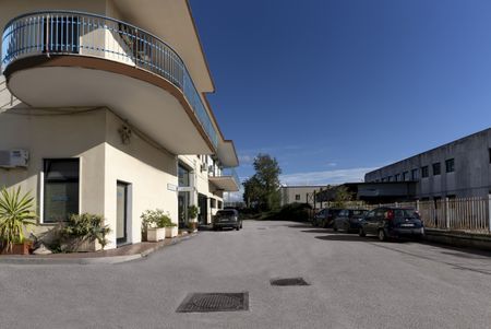 Ufficio arredato tutto incluso pronta consegna - Foto 2
