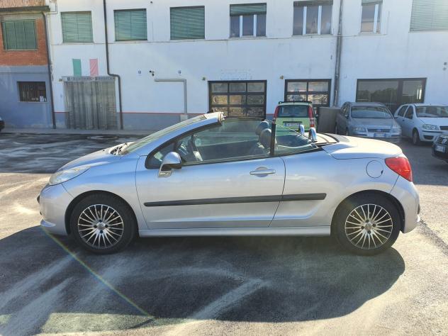 Peugeot 207 1.6 HDi 110CV CC Fine - Foto 2