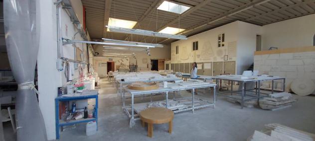 Laboratorio di 5 locali in Vendita