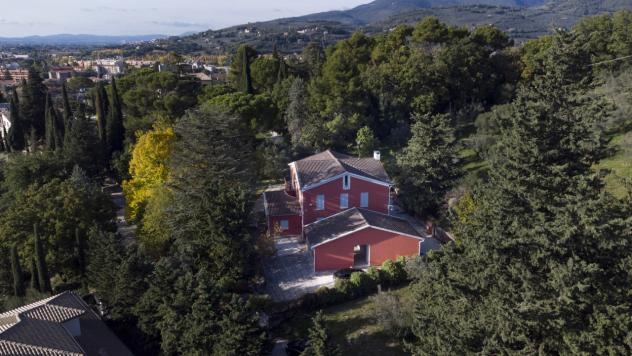 VILLA di 12 vani e di 700 mq (FOLIGNO - CAPPUCCINI) rif. CAPPUCCINI - Foto 2