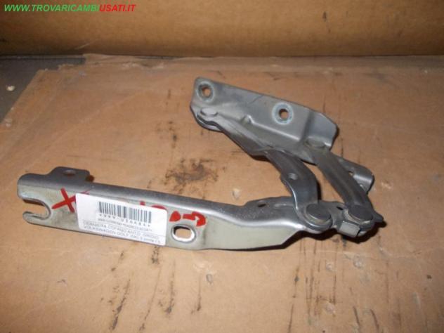 CERNIERA COFANO ANT.D. GRIGIO VOLKSWAGEN GOLF (5K) 3 porte / 5 porte Carrozzeria Lamierati esterni Cofano Cerniera cofano VOLKSWAGEN - GOLF 6 - 0