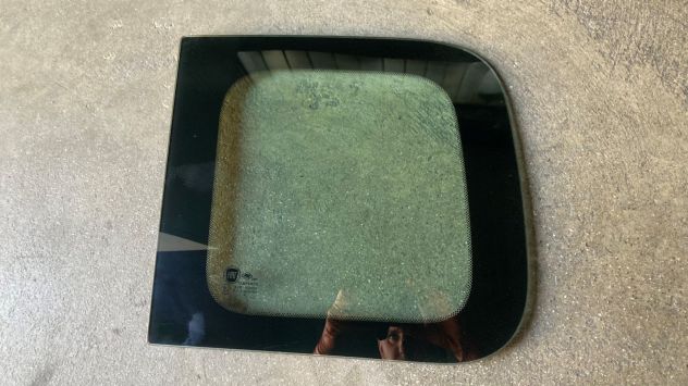 Vetro laterale fisso posteriore SX Fiat Panda 4x4 del 2021 (52128949) - Foto 2