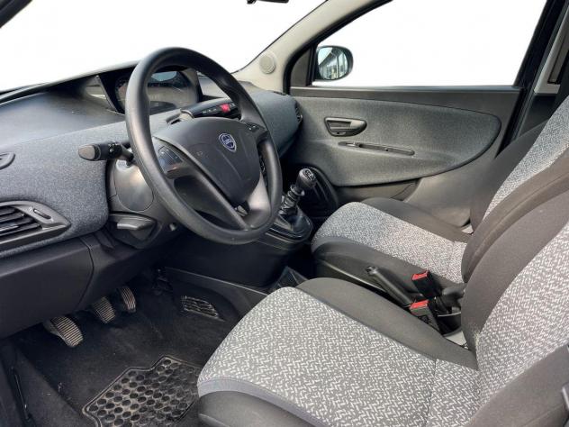 Lancia Ypsilon 1.0 FireFly 70cv Hybrid Silver - Foto 6