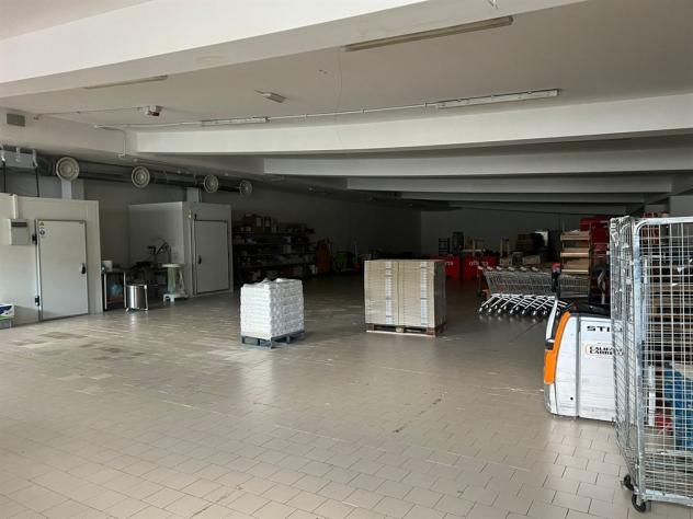 Locazione Capannone con piazzale adiacente GRA - Foto 17