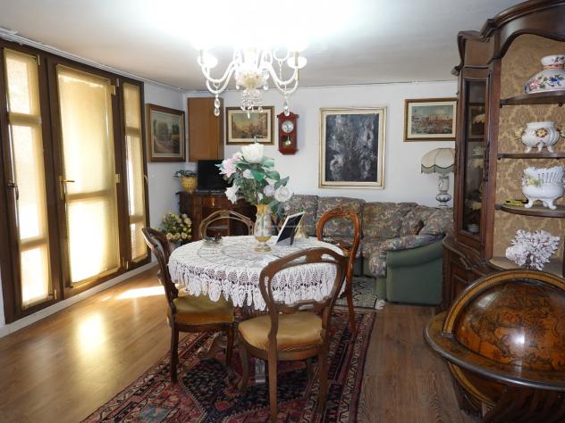 Suzzara vendesi casa indipendente 6 vani 200 Mq
