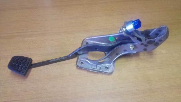 Pedale Freno completo TOYOTA RAV 4 D4D 2005