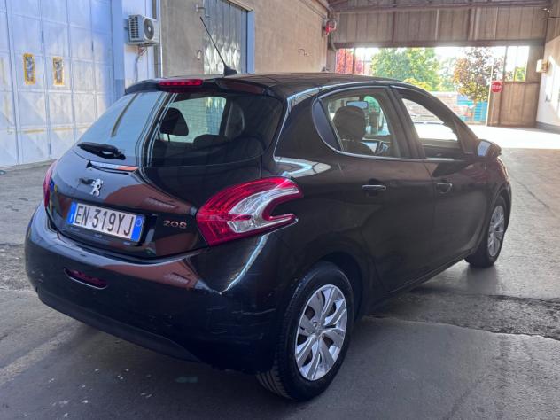 Peugeot 208 1.4 HDi 68 CV 5 porte Allure - Foto 8