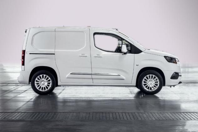 Toyota Proace City ctric 50kWh L2 S Active - Foto 2