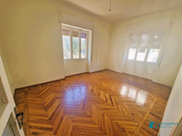Bordighera VENDESI APPARTAMENTO CON GIARDINO CONDOMINIALE - Foto 2