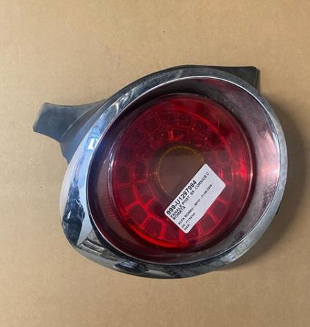 FANALE POST. SX. CORNICE CROMATA 999-U1297984 Parti elettriche  Fanaleria  Fanali  Fanale post. sx. ALFA ROMEO - MITO - 01-06-2008 -