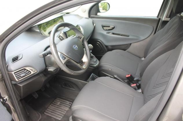 Lancia Ypsilon 1.0 FireFly 5 porte S&S Hybrid Gold - Foto 9