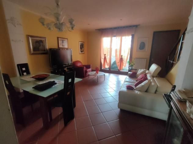 VILLA A SCHIERA di 4 vani e di 144 mq (VIAREGGIO) rif. 638 - Foto 3