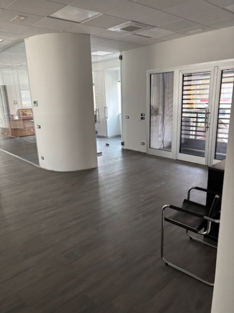 Prestigioso Ufficio Direzionale di 330 mq – Casale Corte Cerro (VB) - Foto 5