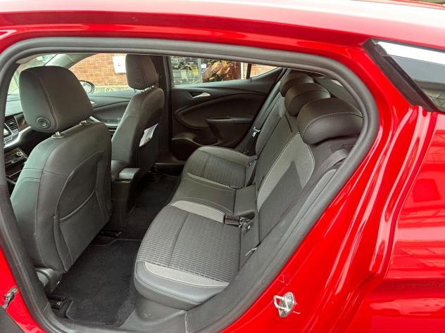 Opel Astra 1.5 CDTI 122 CV ULTIMATE AUTOMATICA - Foto 4