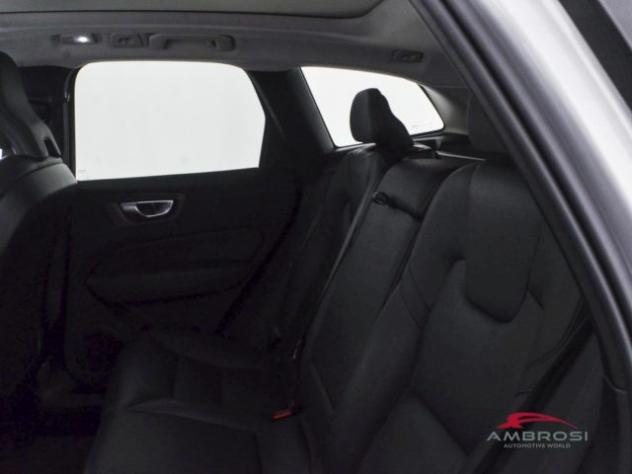 VOLVO XC60 2.0 b4 Plus Dark auto rif. 23886658 - Foto 10