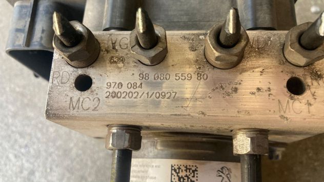 Centralina pompa ABS Citroen Jumpy 2.0HDI del 2021 (9821150280) - Foto 3