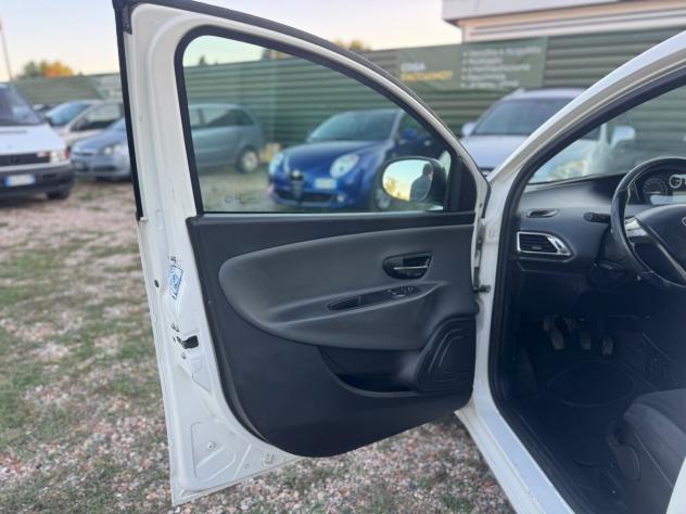 Lancia Ypsilon 0.9 TwinAir 85 CV 5 porte Metano Ecochic Gold - Foto 10