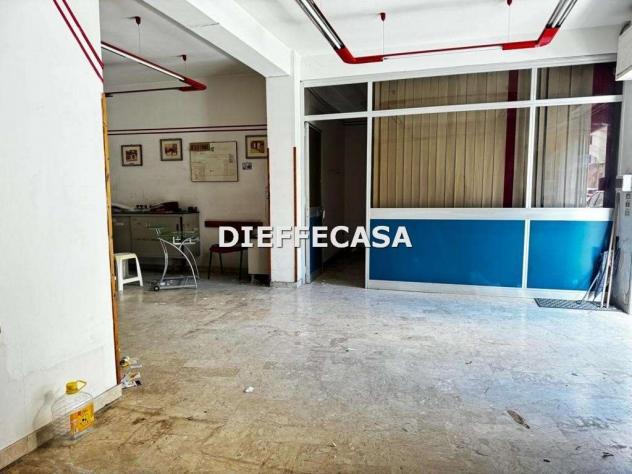 A2024 - In affitto locale commerciale in centro - Foto 4