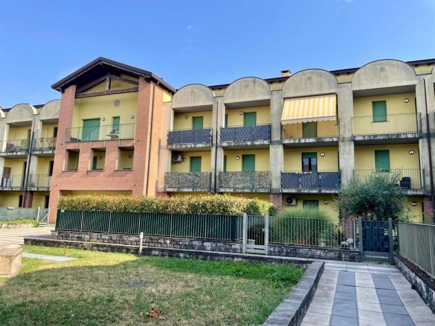 Bilocale con terrazzi coperti, box e ascensore nel cuore del paese - Foto 3