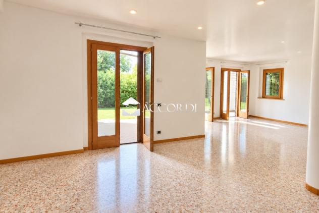 VILLA di 11 vani e di 505 mq (MONTEBELLUNA) rif. PE25 - Foto 6