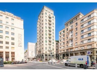 Appartamento di 280 m² con 5 locali in affitto a Milano