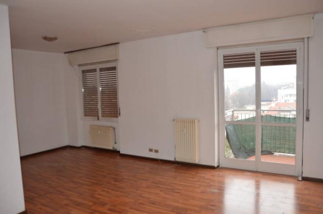 Appartamento di 120 m² con 3 locali e box auto in vendita a Gallarate