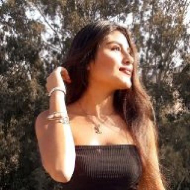 Elena, 19 da Livorno Tel:
