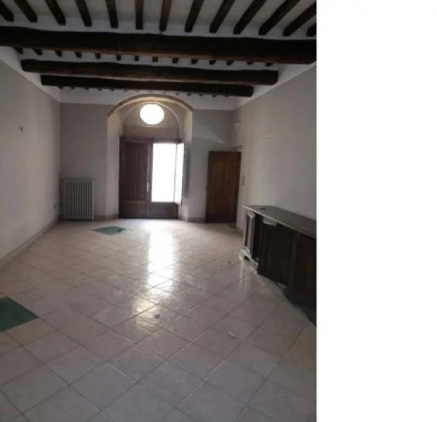 Immobile in asta di 425 m² con più di 5 locali in vendita a Chiusi - Foto 2
