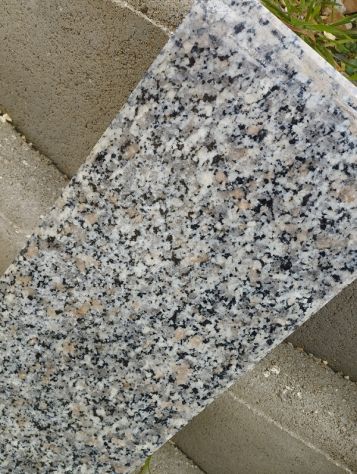 TRE SOGLIE IN GRANITO DA 168X30,5X3 99X17X2 78X17X3 - Foto 2