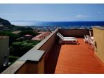 PUNTA ALA TRILOCALE CON SOLARIUM ESCLUSIVO VISTA MARE