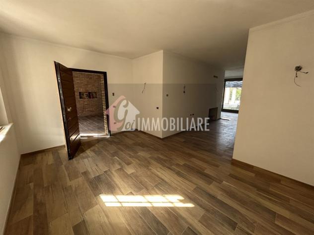 Elegante Trilocale Piano Terra con cortile Privato - Foto 10
