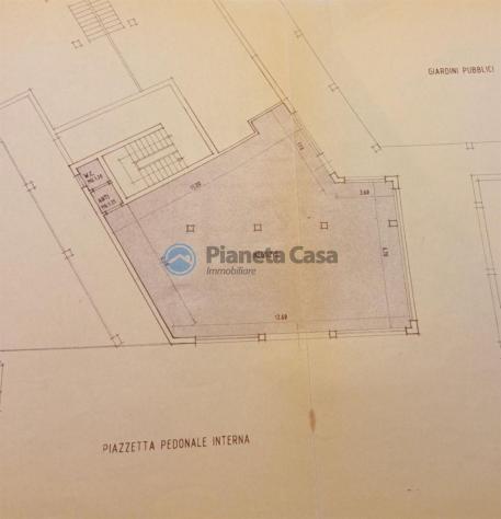 MONTEGROTTO: negozio centrale con 6 vetrine, magazzino e garage - Foto 11