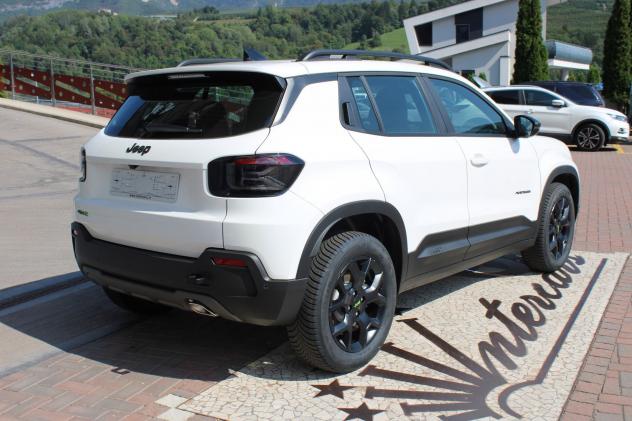 Jeep Avenger 4xe Hybrid 1.2 MHEV 4xe Upland-WINTER - Foto 6