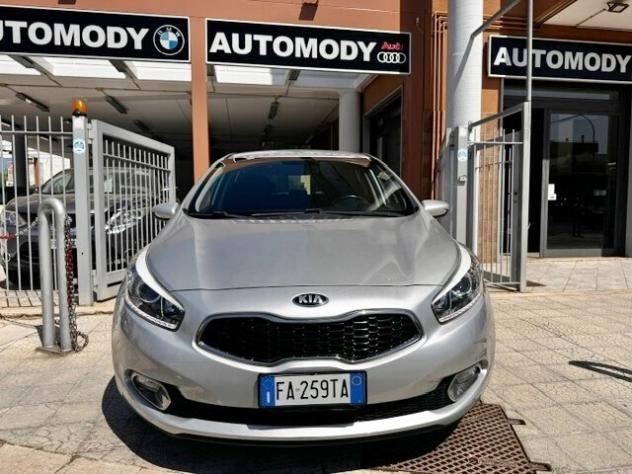 Kia Ceed cee'd 1.4 CRDi 5 porte Cool - Foto 2