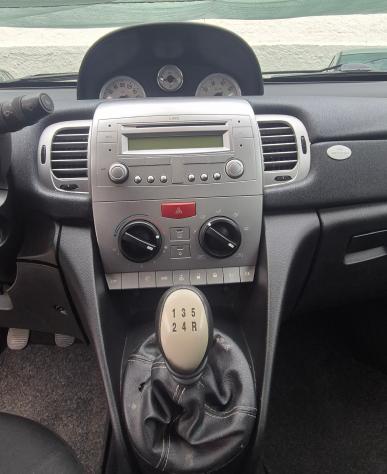 Lancia Ypsilon 1.2 versione oro - Foto 10