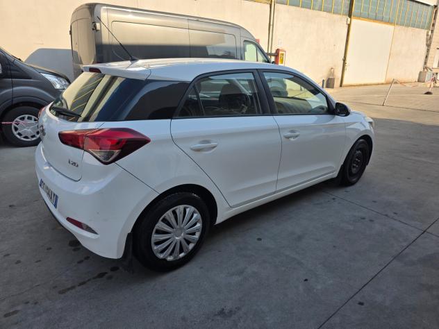 Hyundai i20 1.2 5 porte Tech - Foto 3