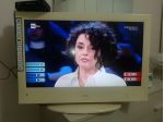 TV lcd marca Saba 26 pollici più regalo scopa eletrica asciugacapelli