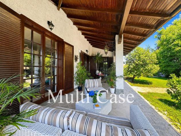 ESCLUSIVA VILLA SINGOLA CON PARCO PRIVATO DI OLTRE 2.100 MQ – CISLAGO (VA) - Foto 4